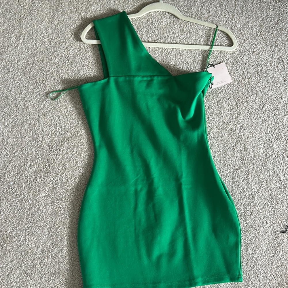 Revolve dress - Picture 5 of 6